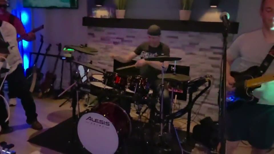 Bar show, duo moment